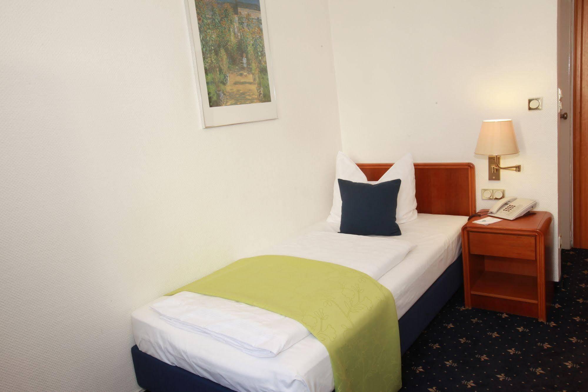 Hotel Excelsior - Station 3*