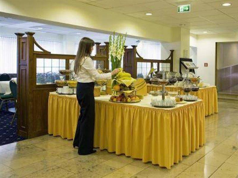 Hotel Excelsior - Station 3*