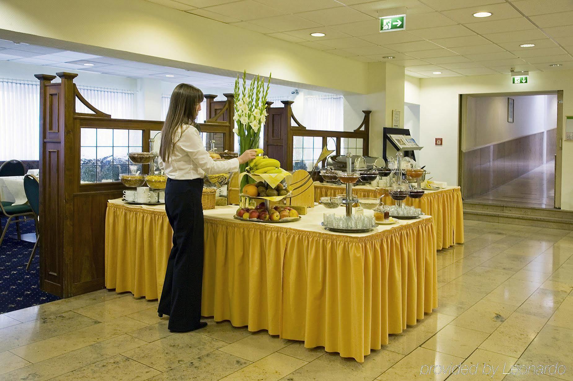 Hotel Excelsior - Station 3*