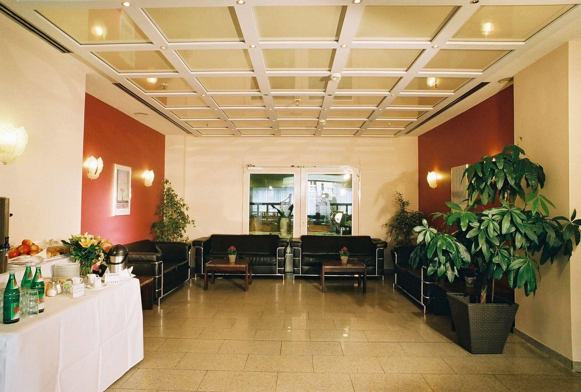 Hotel Excelsior - Station 3*